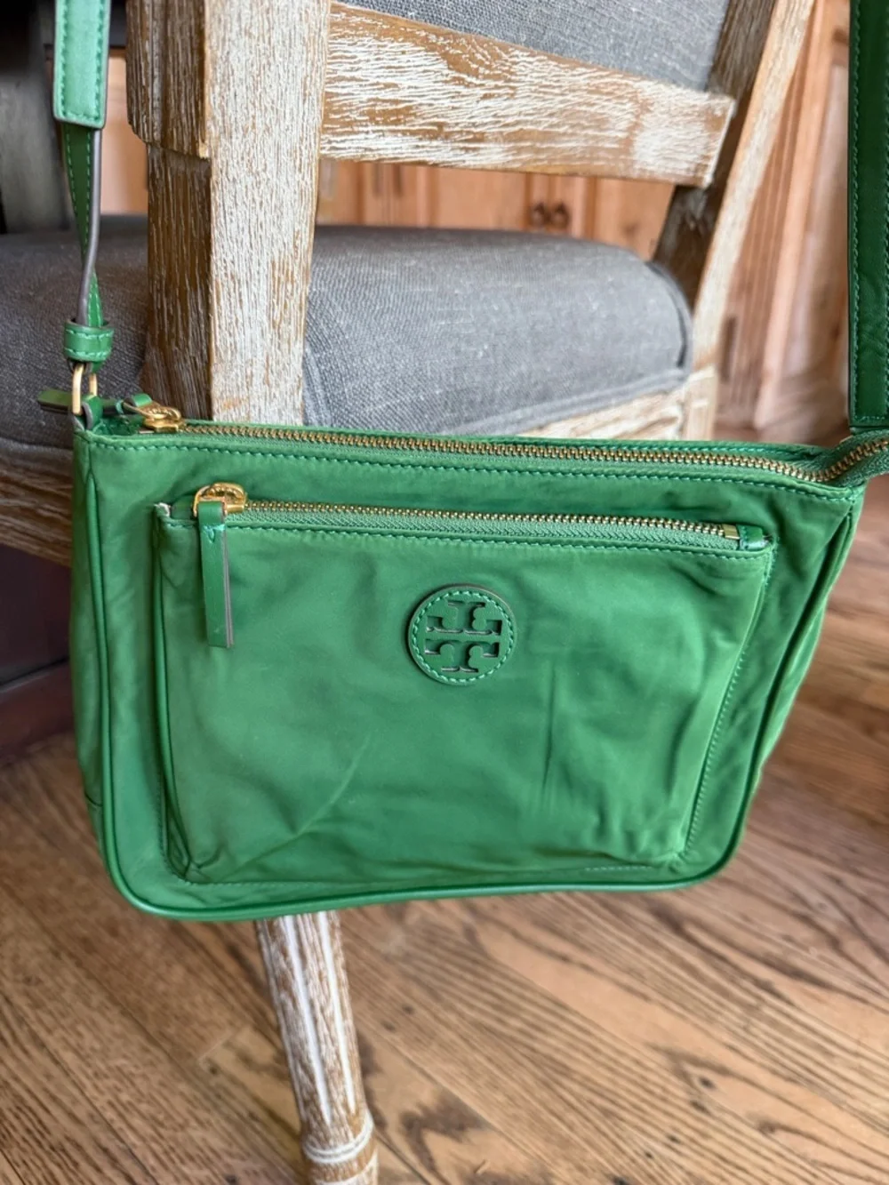 Tory Burch Women's Nylon Swingpack Crossbody Bag Arugula Green EUC